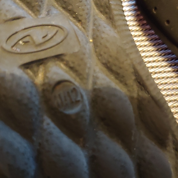 Kids' Sandals size 11-12 - Picture 3 of 4